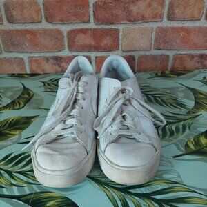 Nike White Shoes Sz W8